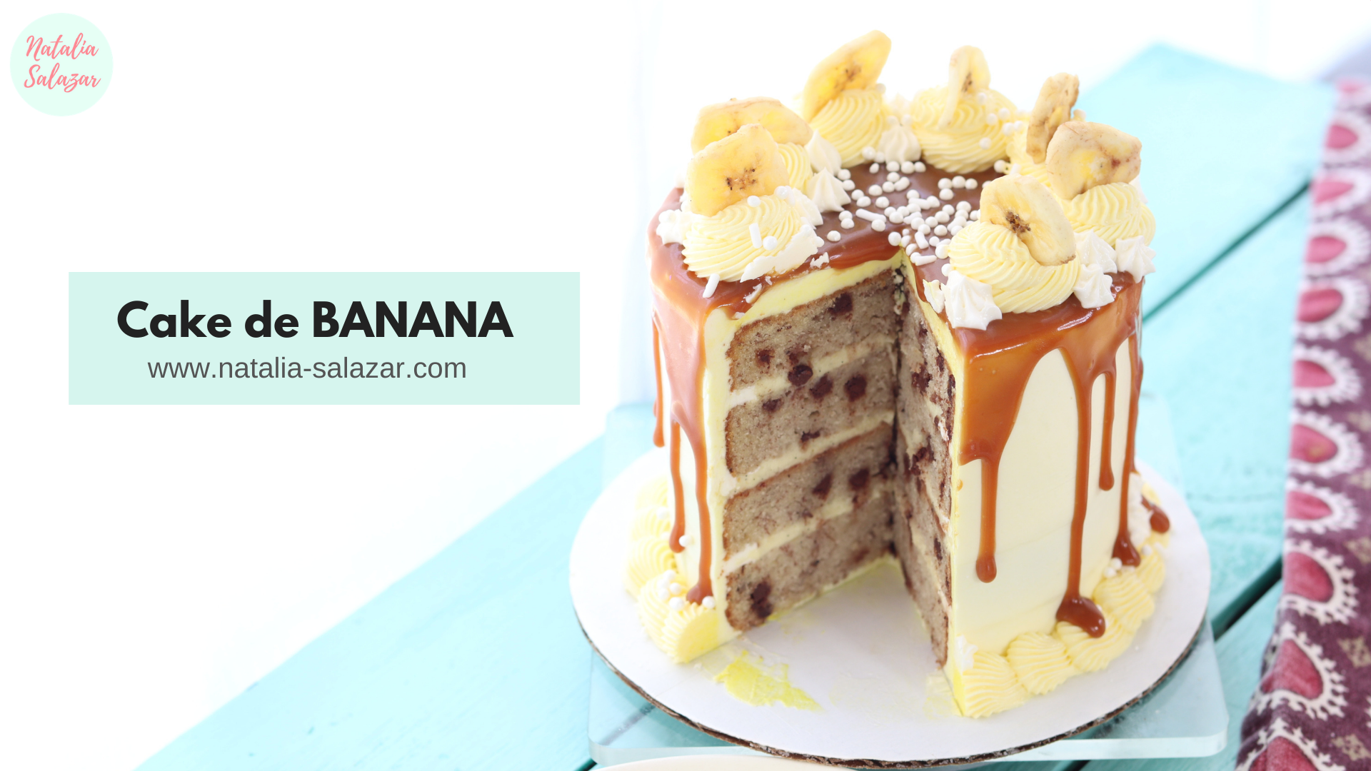 Decoración torta de: Banana y CHISPAS DE CHOCOLATE